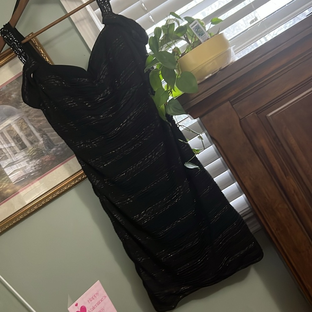 Black Bodycon Midi Dress Sweetheart Neckline